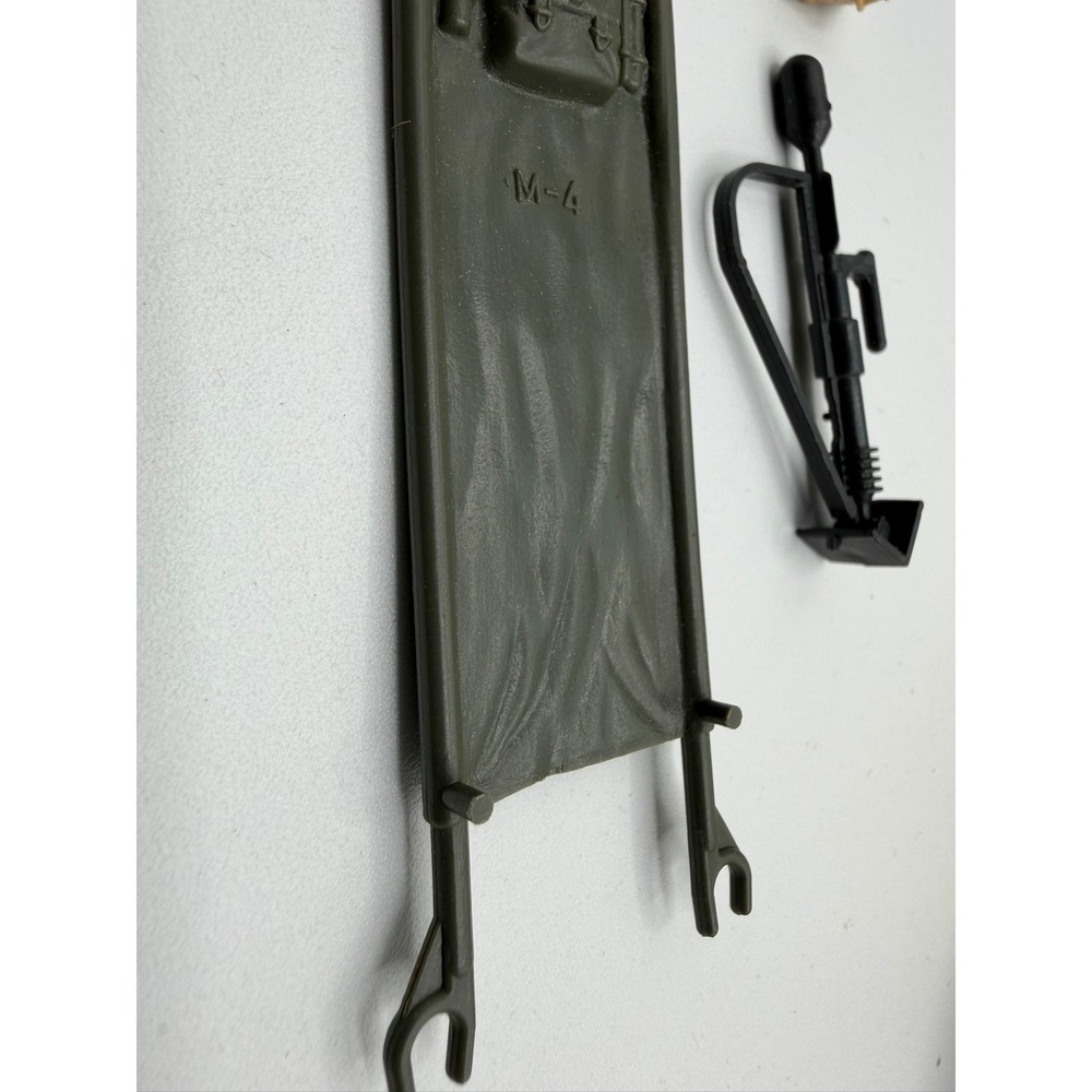 Vintage 1983 GI Joe Doc Accessory Lot Stretcher Flare Pistol Medical Bag - Picture 4 of 5